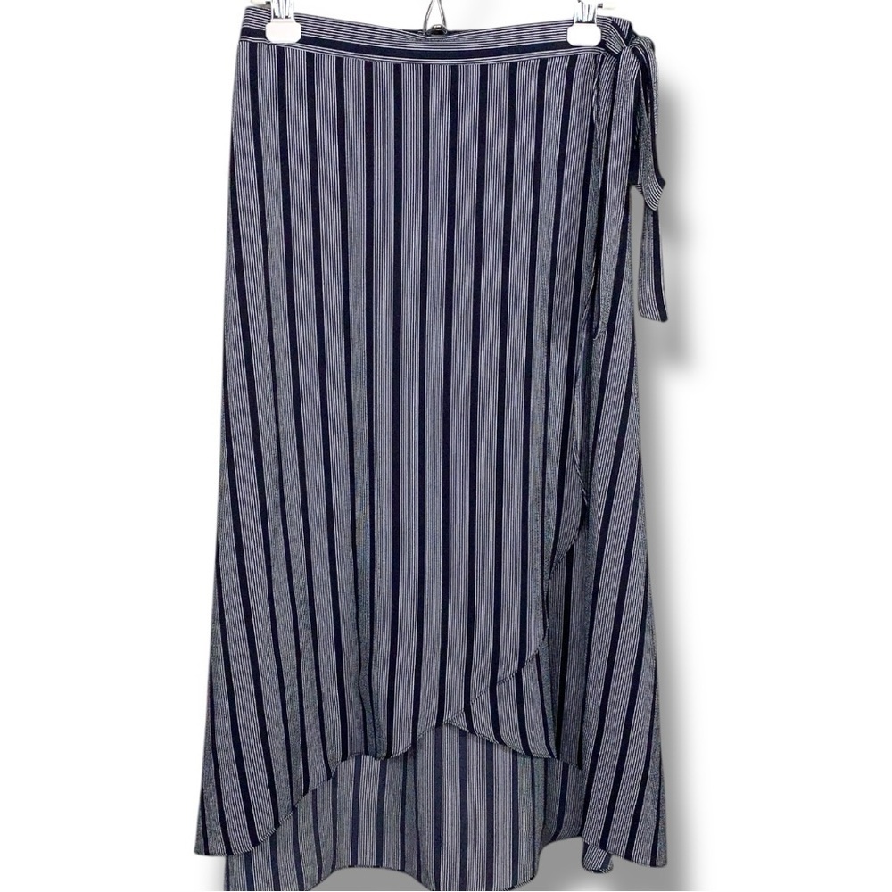 Medium Green Envelope Navy Blue White Striped Flowy Skirt Tie Accent Elastic